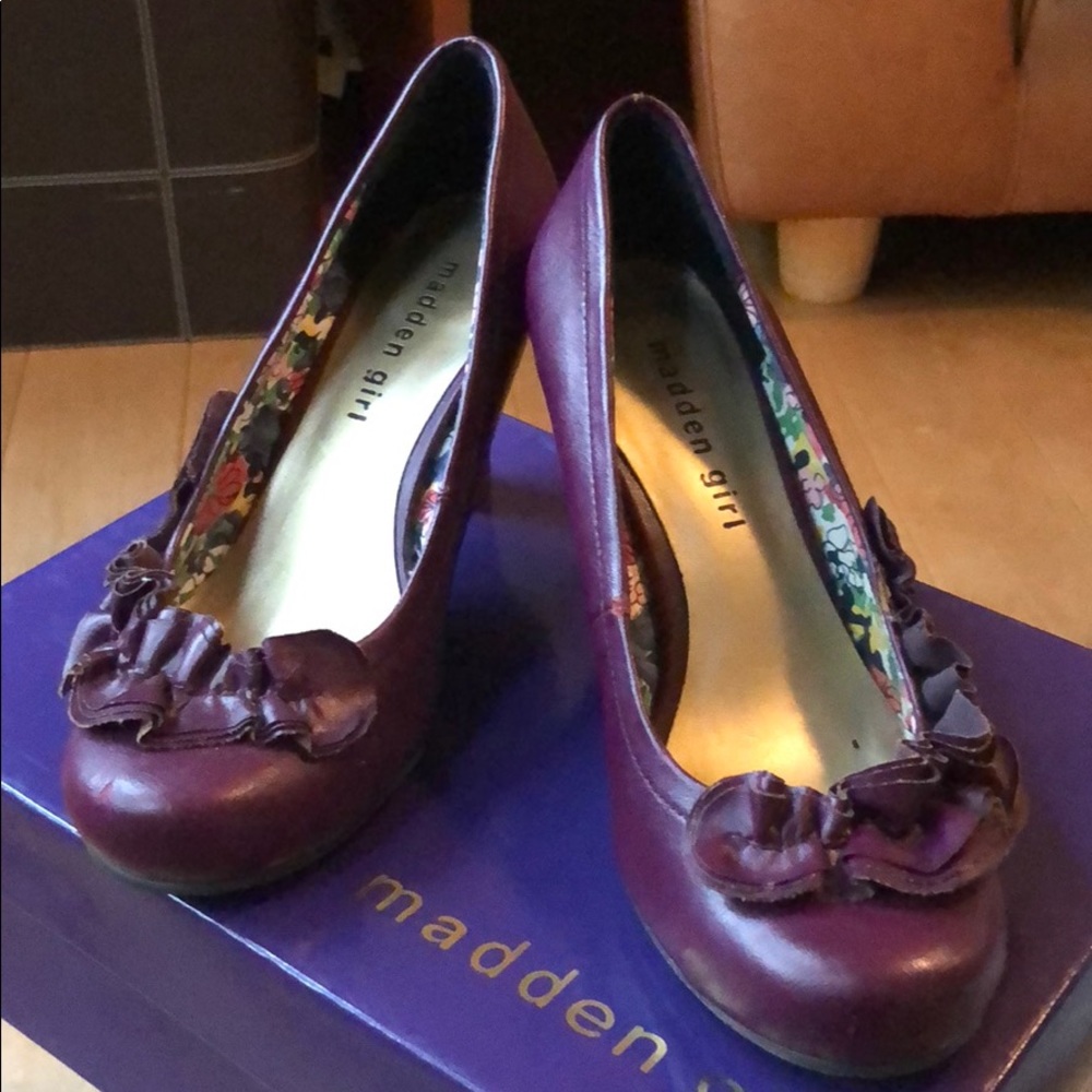 💕CHECK THESE OUT: 💕Cute Retro Heels 👠